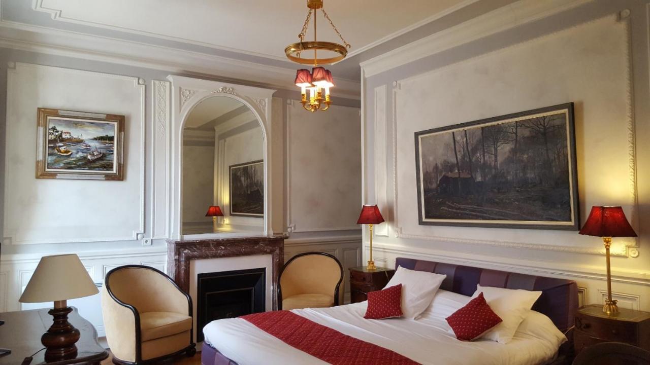 エクスレバン Aux Meubles Du Manoirアパートホテル エクステリア 写真